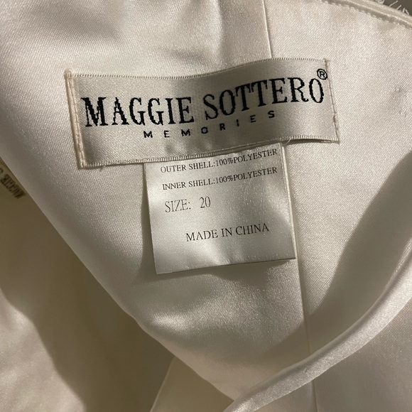 MAGGIE SOTTERO WEDDING DRESS - Picture 7 of 11